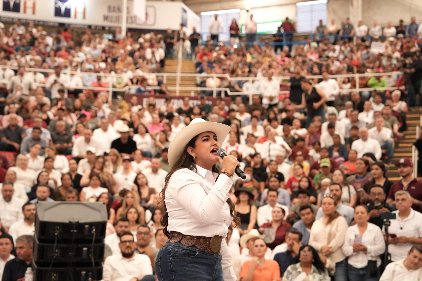 Celida López inicia la defensa de la 4T en Hermosillo