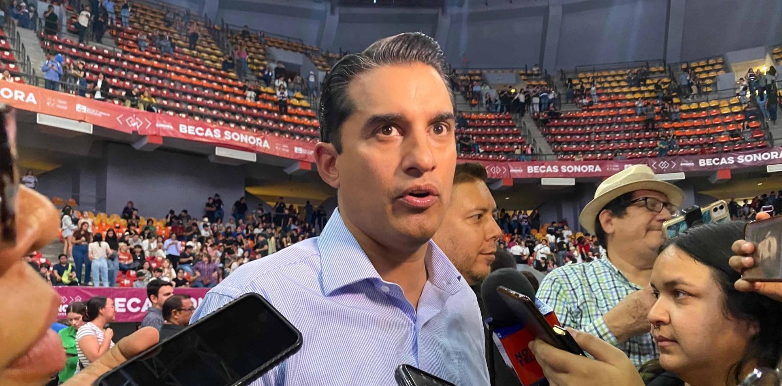 No se puede prohibir, pero sí regular el uso de celulares en planteles educativos: Froylan Gámez