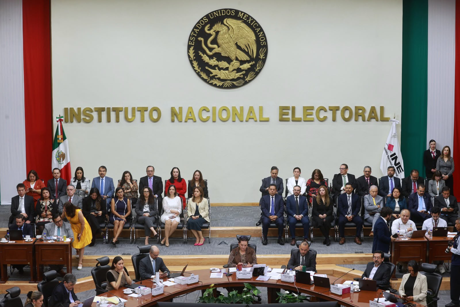 INE Designa a O cf mcho Nuevos titulares de VocalíasEjecutivas Locales Mediante el Concurso Público 2026
